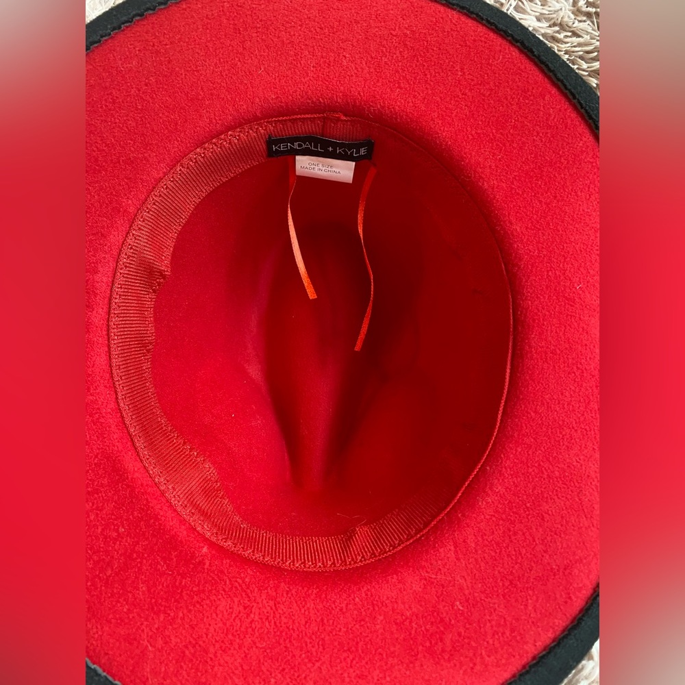 Fedora - Picture 3 of 3
